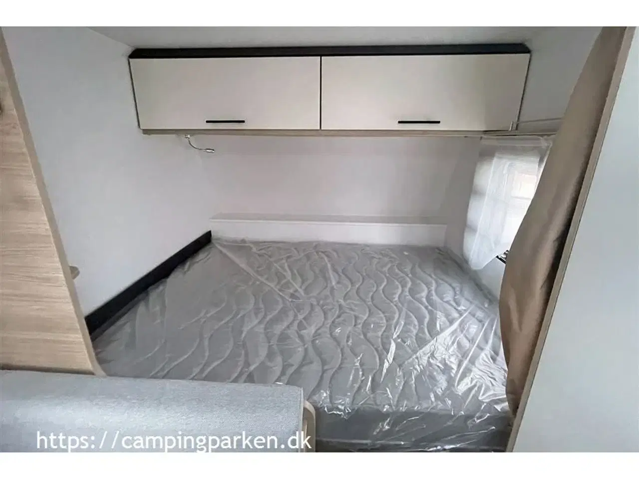Billede 6 - 2024 - Caravelair ALBA 400 ARTIC   Lille, let rejsevogn med mover og meget udstyr - til elbilen eller den mindre bil