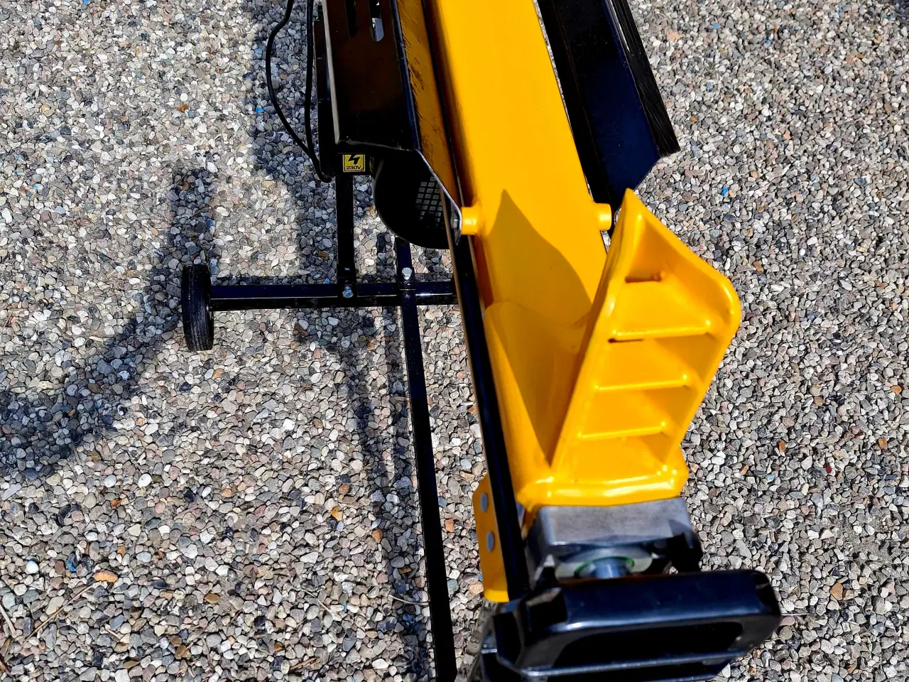 Billede 1 - 5 Tons Brændekløver til salg 