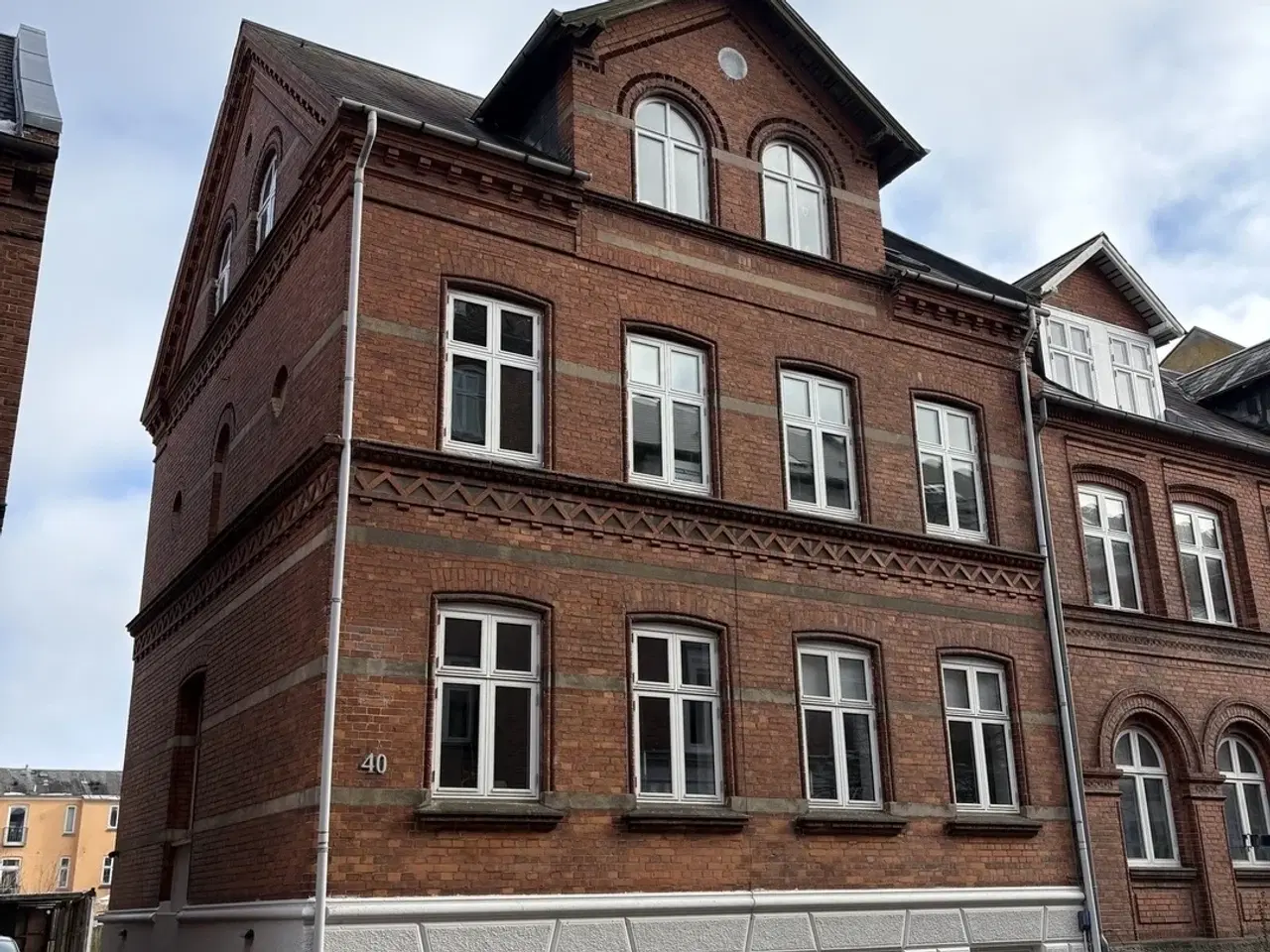 Billede 1 - Kontor. klinik eller vinbutik i charmerende Oluf Bagers Gade
