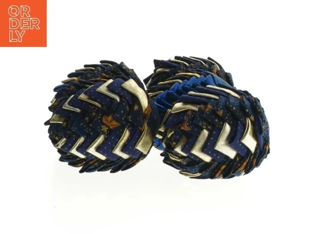 Billede 2 - 5 Patchwork julekugler(str. 5 styk. 8 cm)