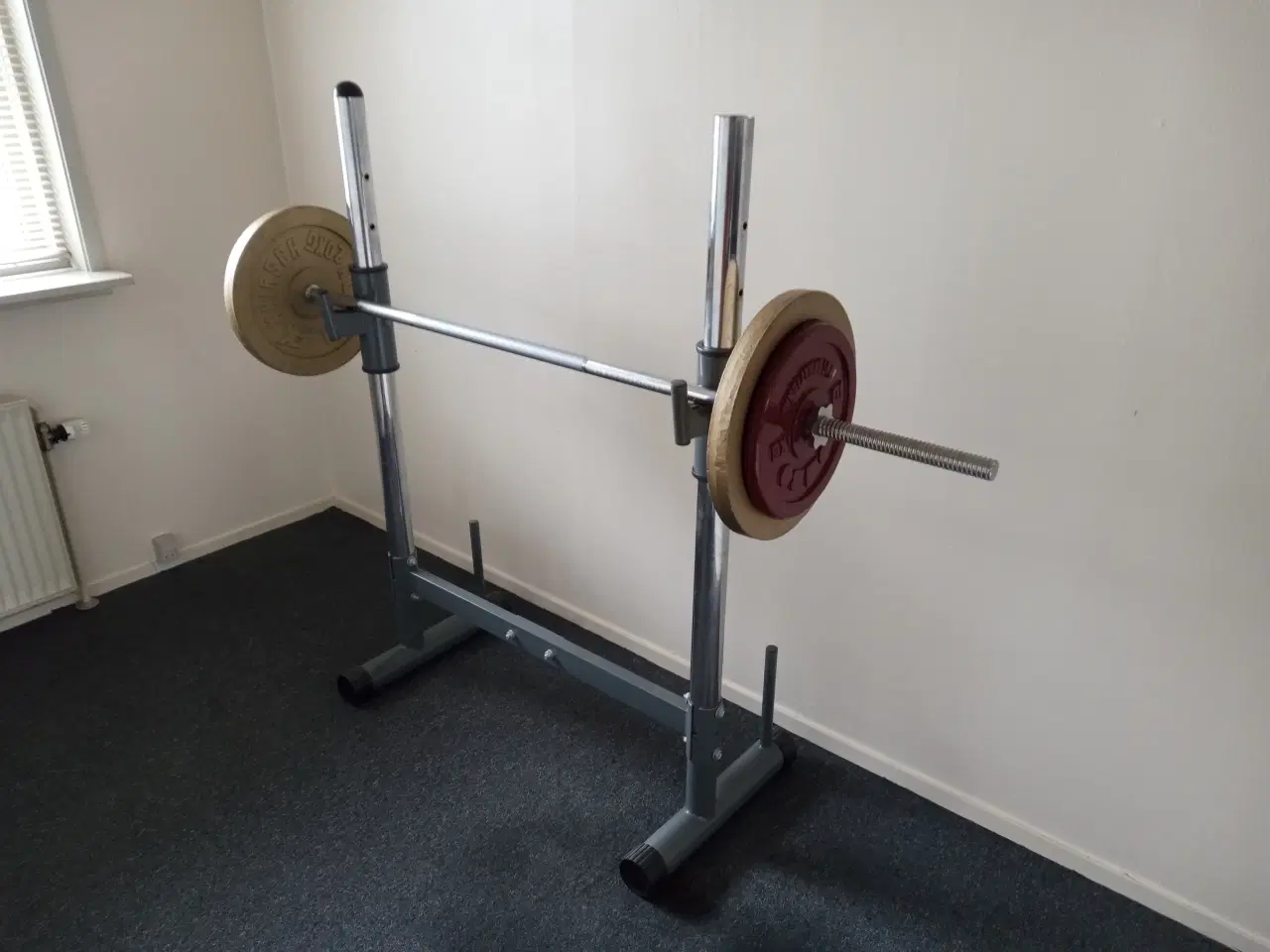 Billede 1 - Vægtstang m/ stativ + 60 kg vægtskiver