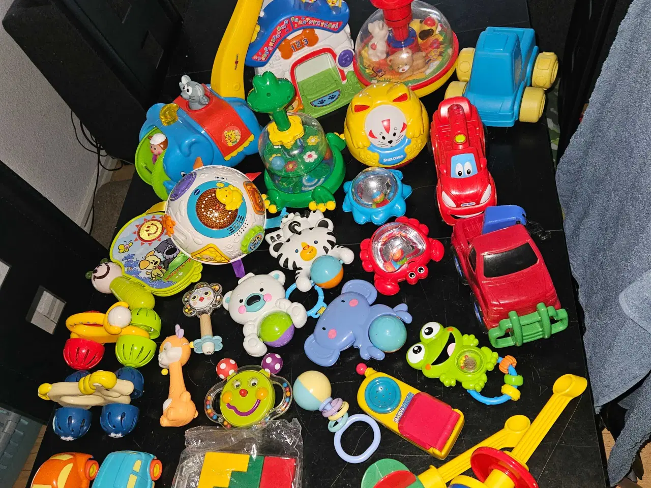 Billede 1 - En god bunke baby legetøj 