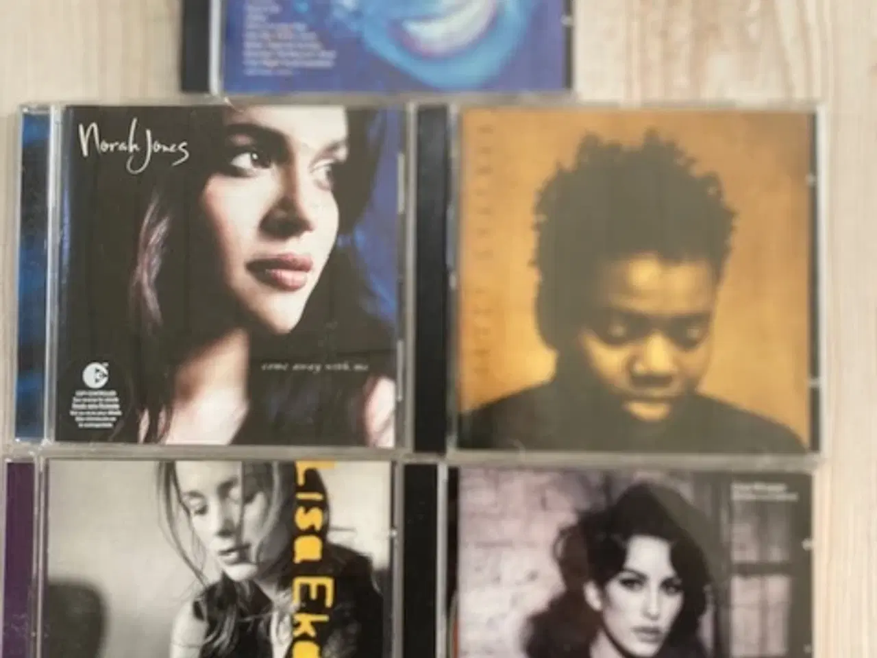 Billede 3 - CD slots opdelt efter kunster eller genre ( 50,- )