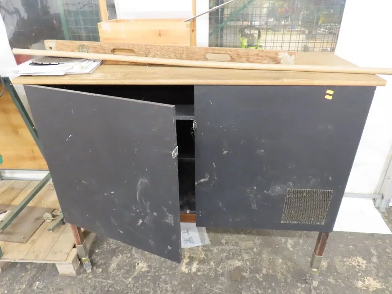 Billede 2 - Værkstedsskab