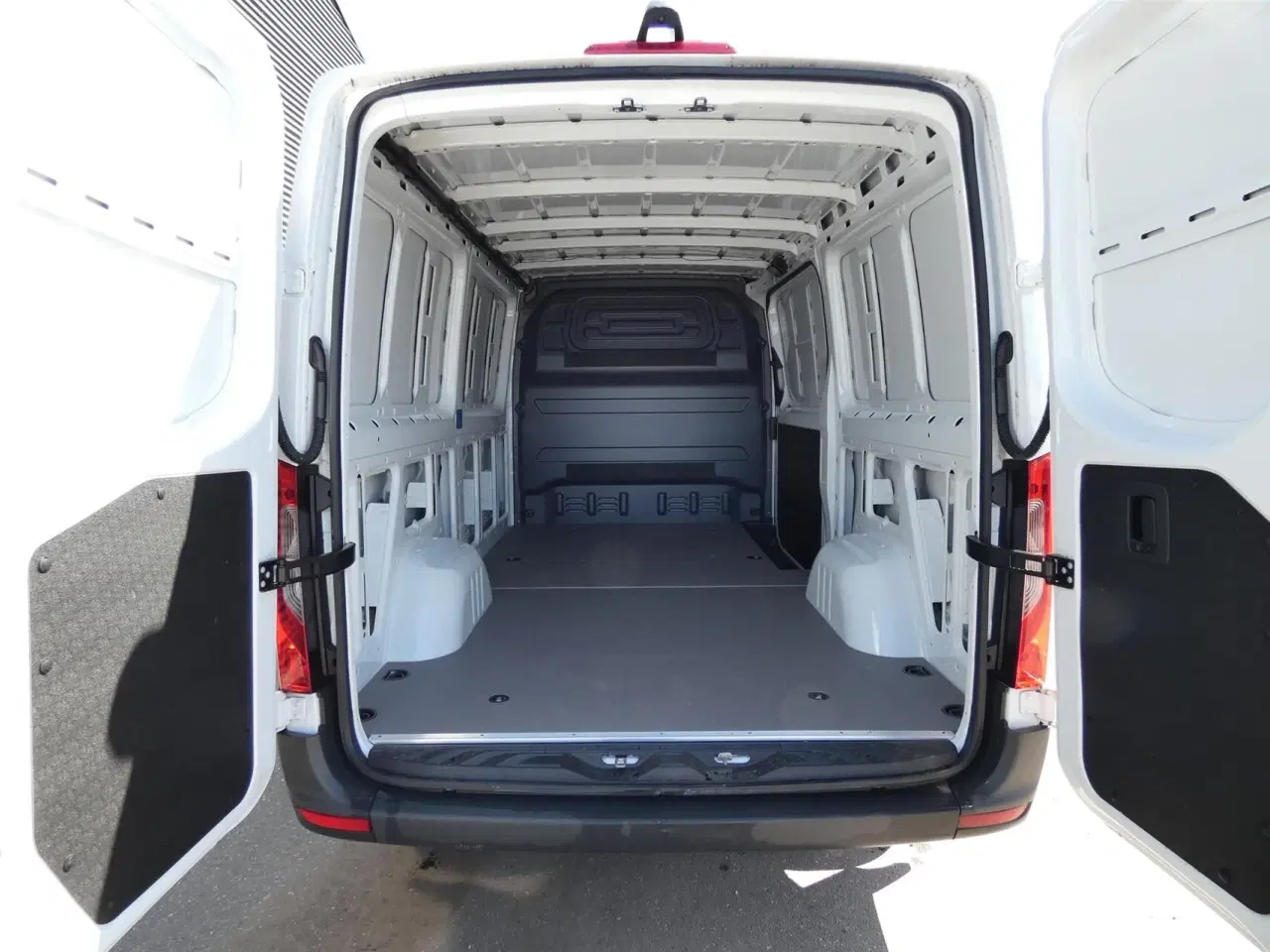 Billede 8 - Mercedes-Benz Sprinter 317 2,0 CDI A2 H2 RWD 9G-Tronic 170HK Van Aut.