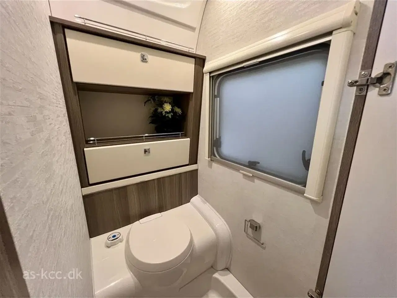 Billede 21 - 2018 - Fendt Tendenza 515 SF   Fendt Tendenza 515 SF årg. 2018. Mover 4 sovepladser, 5 siddepladser.