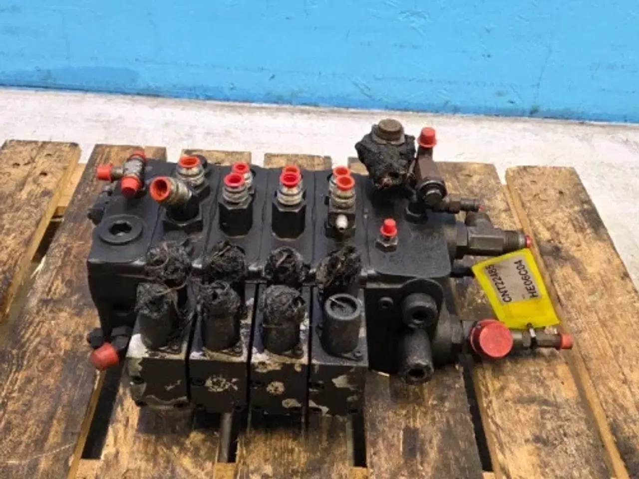 Billede 2 - Bobcat  TL38.70X  Hydraulikventil  7357421