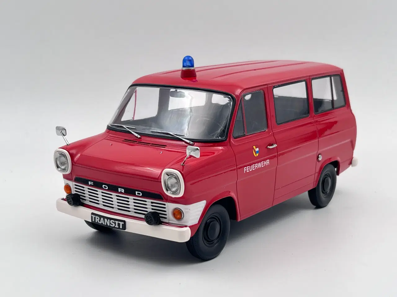 Billede 1 - 1965 Ford Transit Mk1 1:18  "Feurewehr" Brandbil  