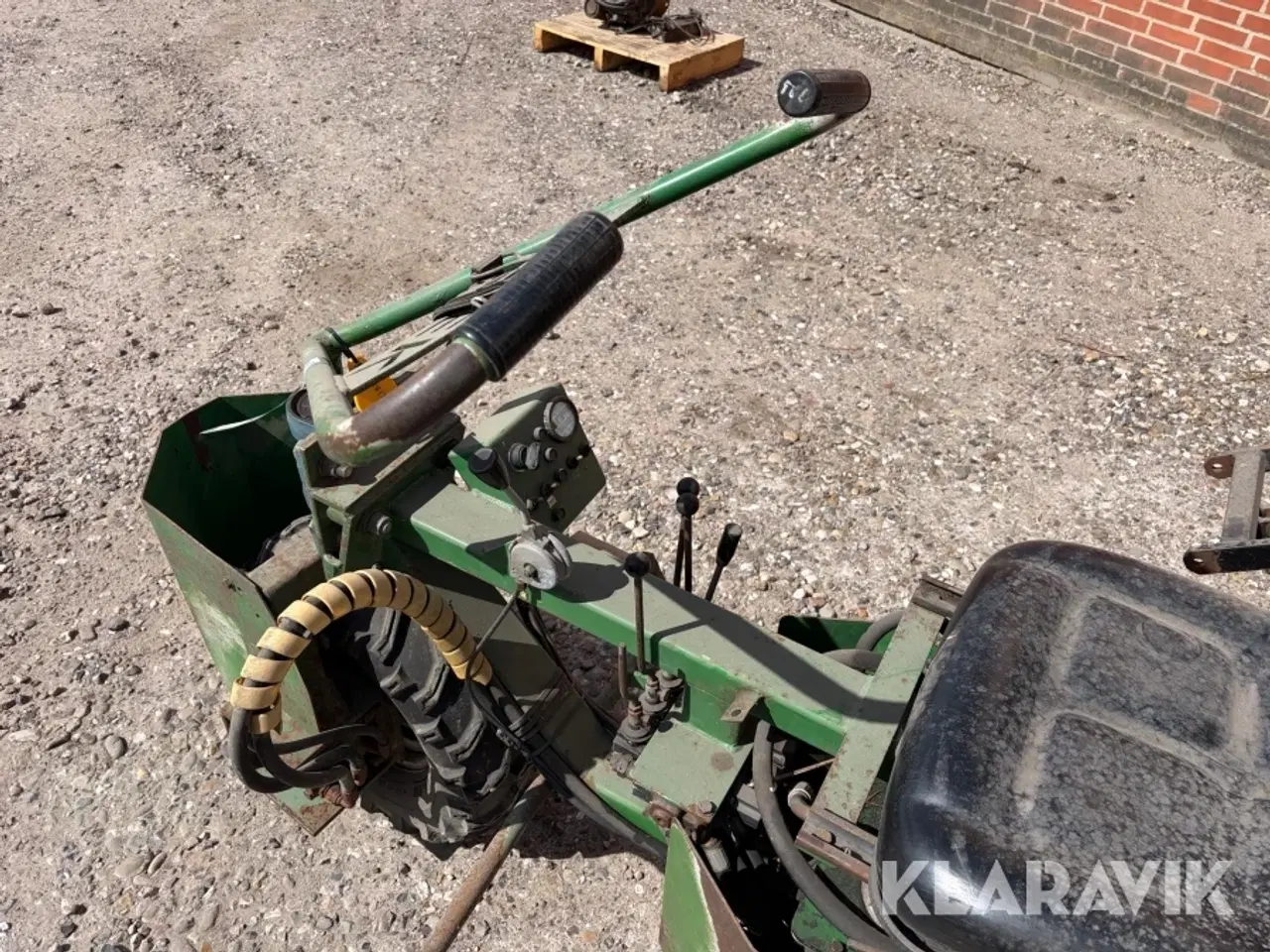 Billede 12 - Portaltraktor Jutek med redskaber