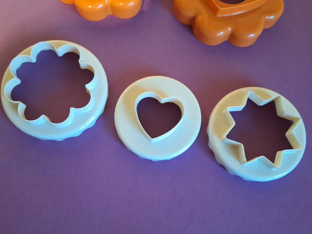 Billede 1 - udstiksforme, 8 forskellige motiver/størrelser