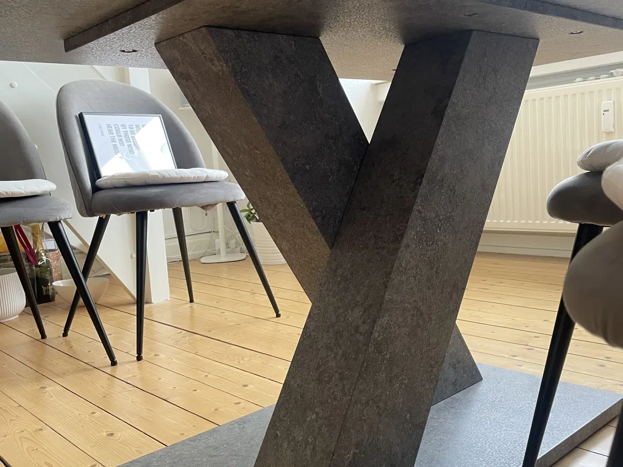 Billede 2 - Spisebord m/u stole