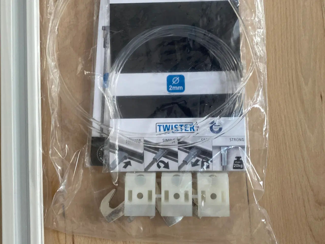 Billede 2 - Galleriskinner 2 stk. a 2 meter = 4 meter 