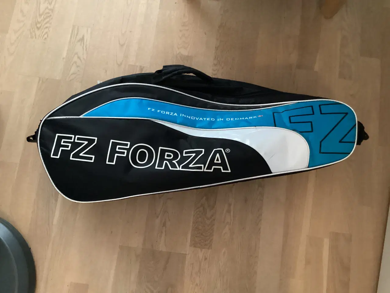 Billede 2 - Fin stor FORZA tennis-/badmintontaske