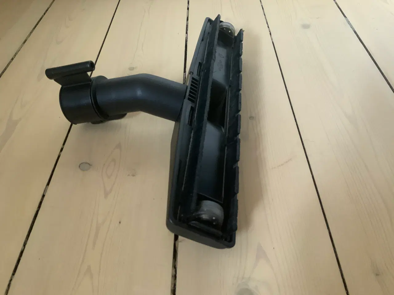 Billede 3 - Mundstykke til Nilfisk støvsuger