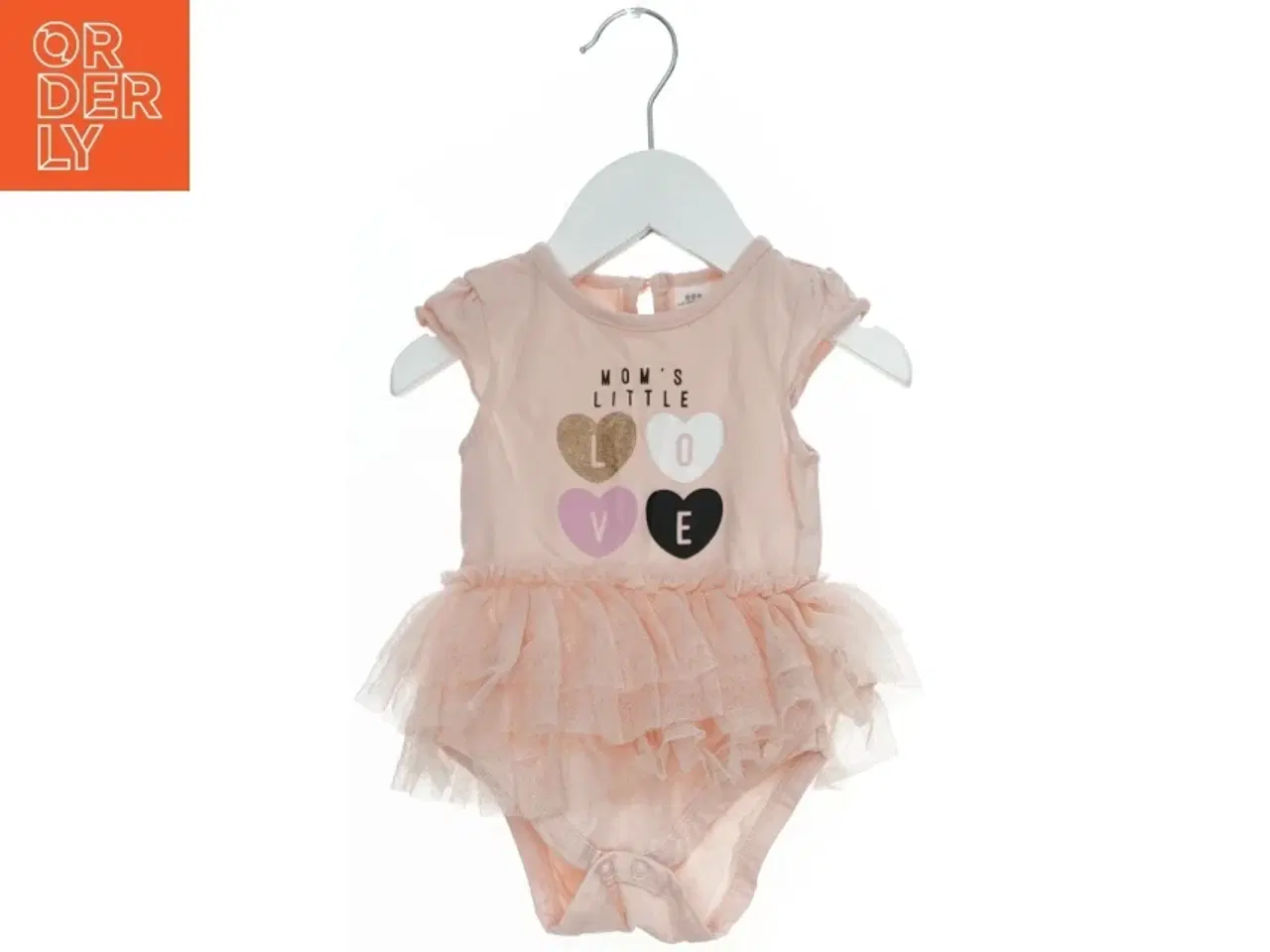 Billede 1 - Body med skørt og tekst fra LC Waikiki  (str. 68)