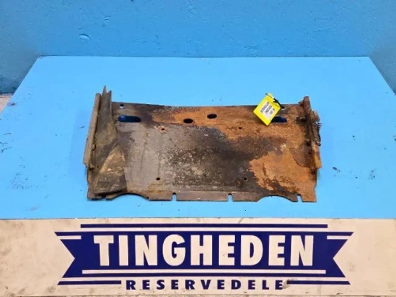 Billede 1 - Massey Ferguson 3085 Batteriholder 3387030M95