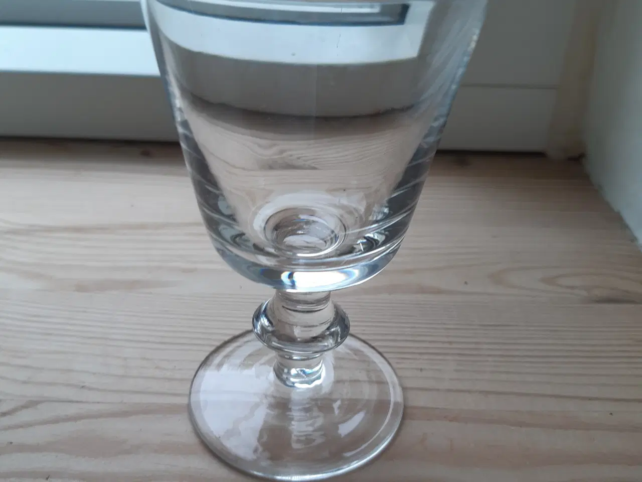 Billede 3 - Wellington glas ; seks hvidvin og 7 hedvinsglas