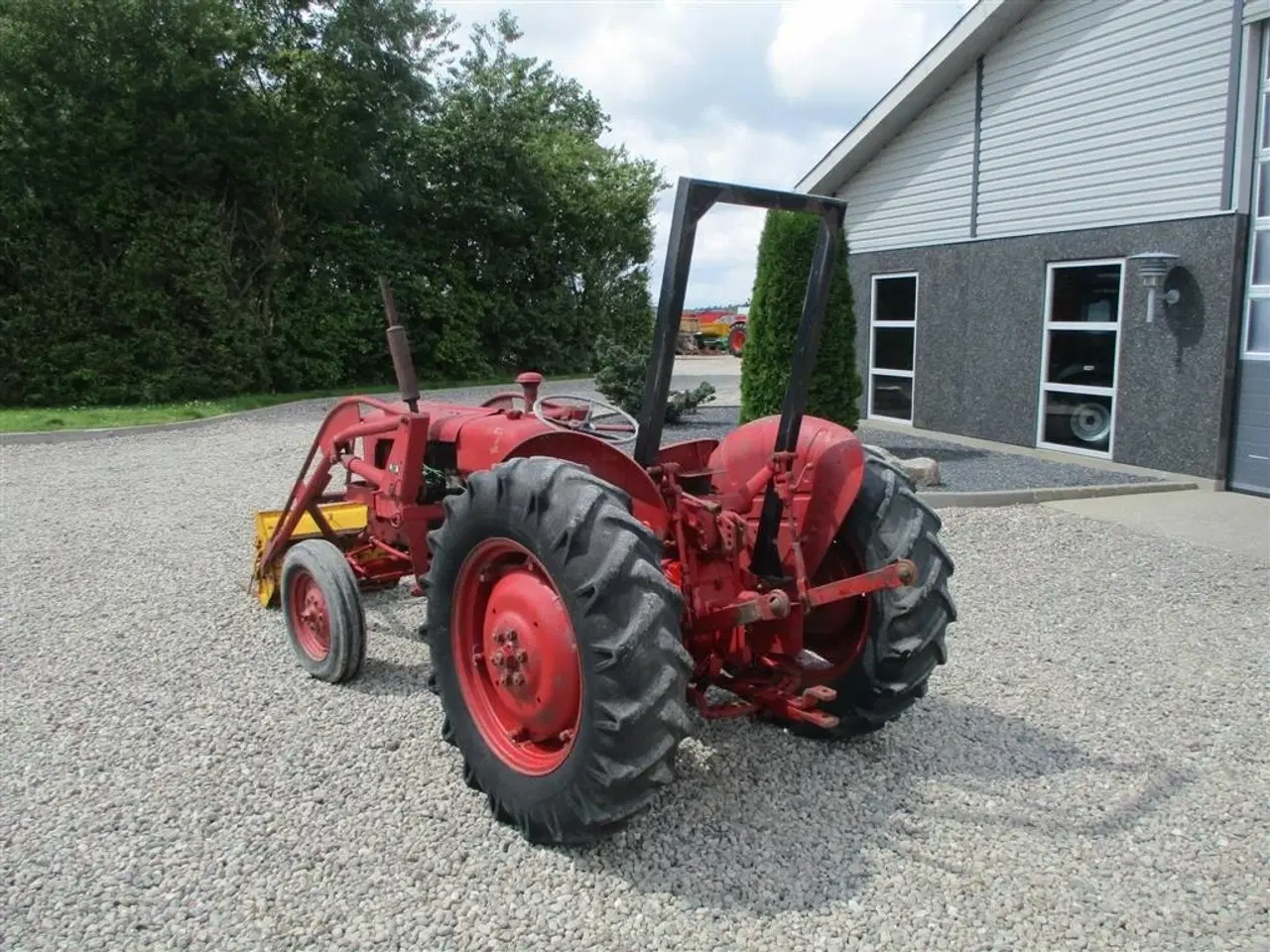 Billede 6 - Volvo 320 3cyl diesel traktor med frontlæsser på