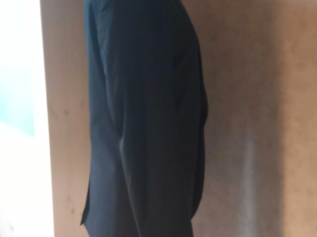 Billede 2 - NERO sort blazer/habit jakke, størrelse 48/50