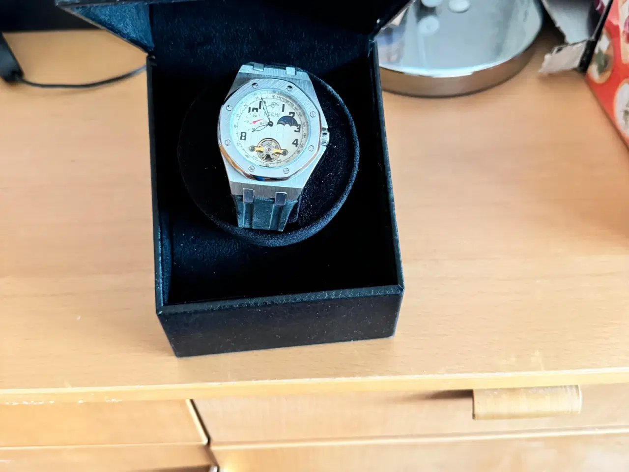 Billede 6 - Lækker Sporty/ Elegant Herre ur automatisk optræk