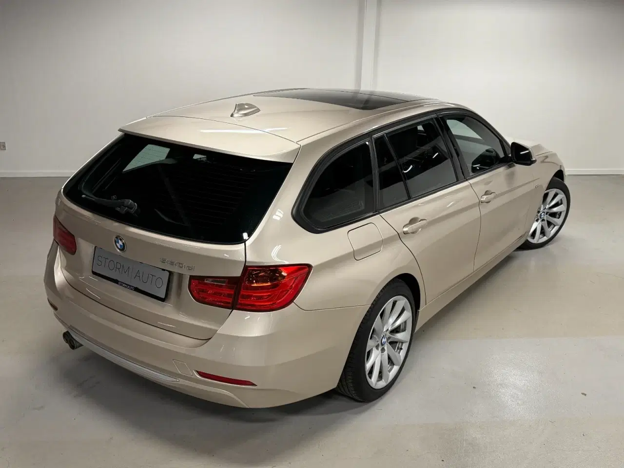 Billede 2 - BMW 330d 3,0 Touring aut.