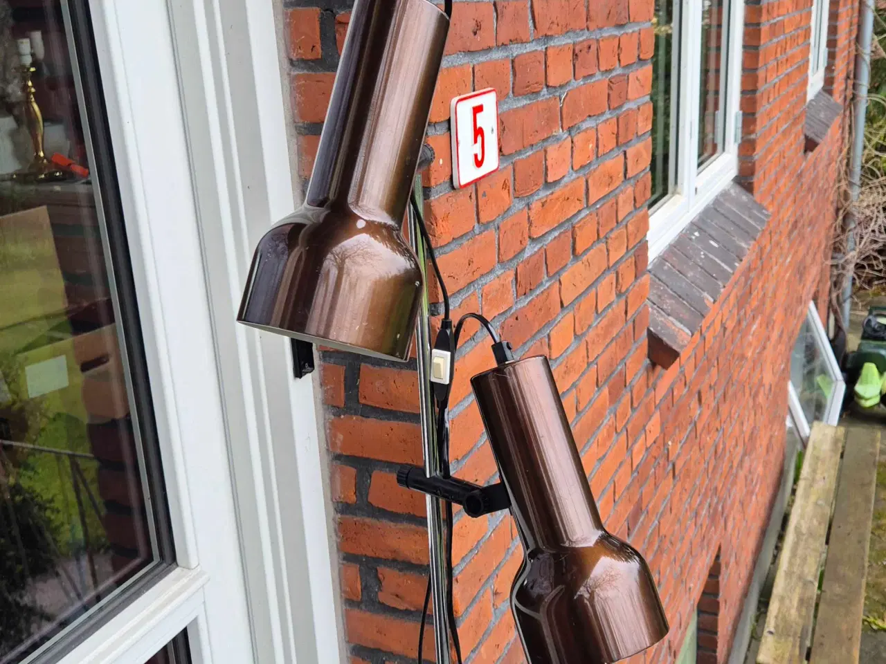 Billede 1 - Standerlampe med gyldenbrune spot