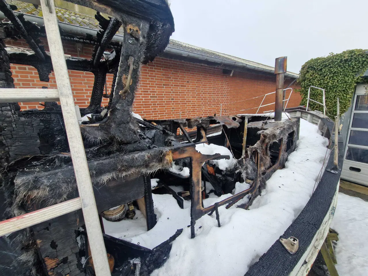 Billede 8 - Gratis Bådmotor Mercedes 63Hk med gear