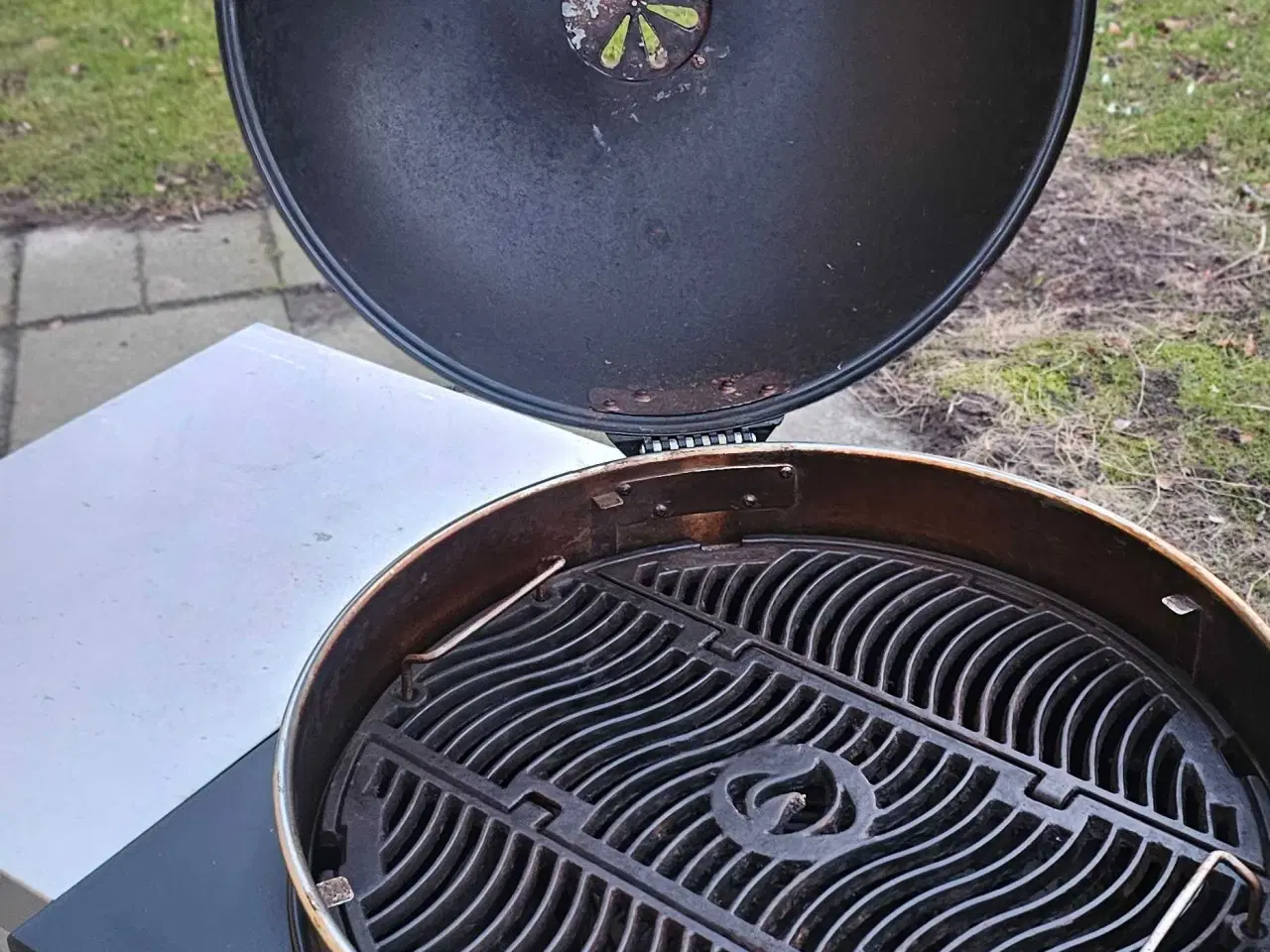 Billede 1 - Napoleon kuglegrill med vogn og sidebord