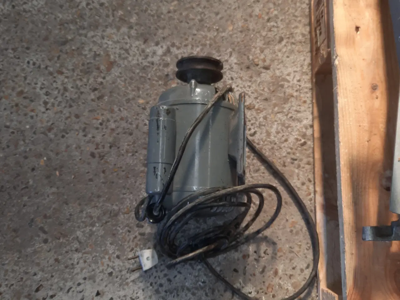 Billede 2 - Gravemaskiner også på runde ting