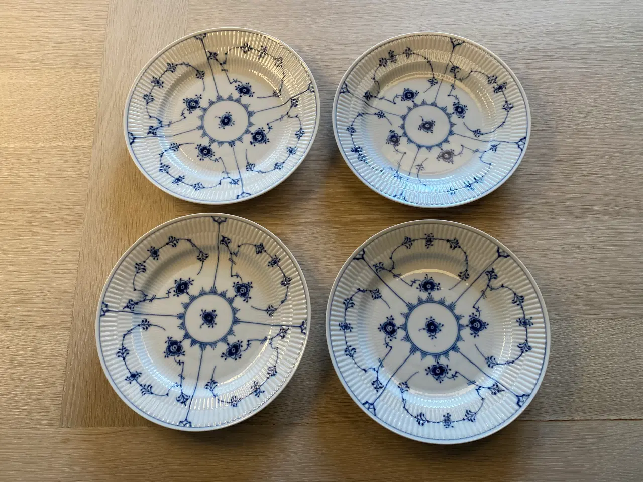 Billede 1 - Musselmalet riflet - Frokosttallerkener