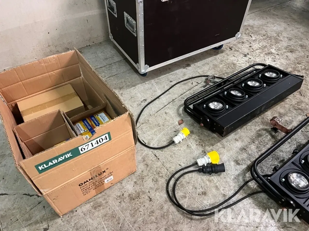 Billede 4 - Lys blindere med flightcase og ophæng 4 styk