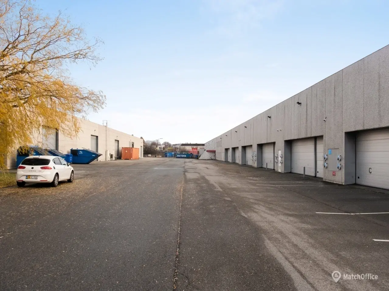 Billede 11 - Højloftet lager m. 26 porte