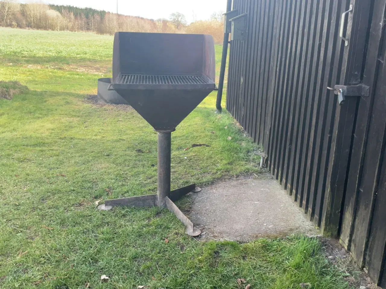 Billede 1 - Kulgrill af jern