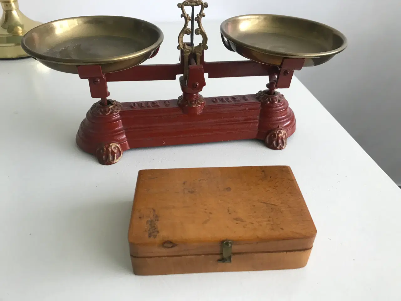 Billede 5 - Antik vægt med original kasse med lodder