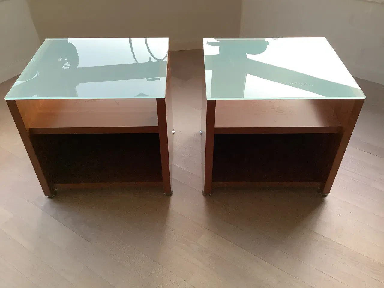 Billede 2 - 2 stk Sengeborde