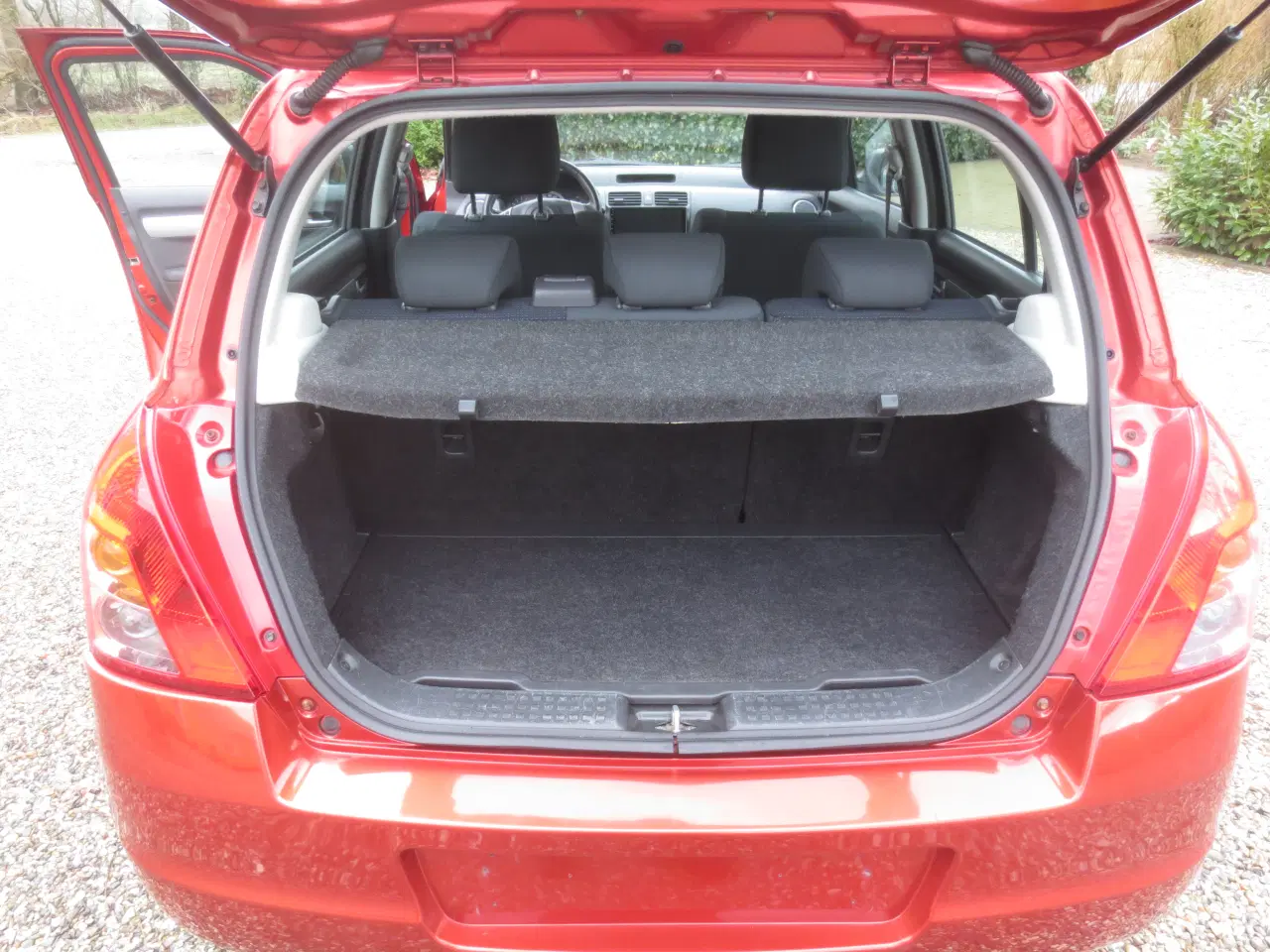 Billede 11 - Pæn Suzuki Swift 1.3 i Synet 2025. 