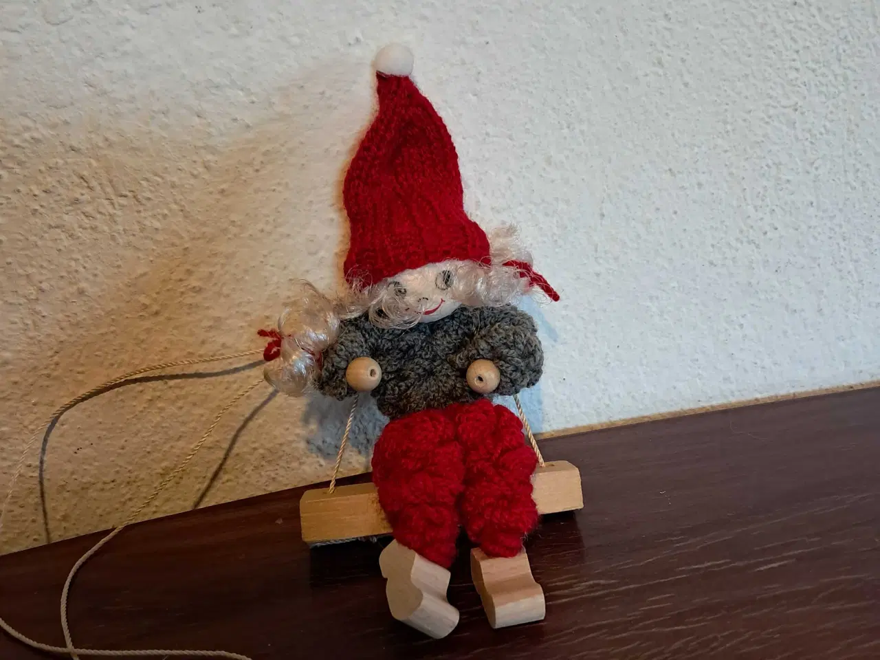 Billede 3 - Gyngende nisse pige