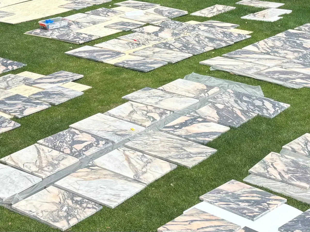 Billede 3 - CALACATTA VIOLA MARMOR — 50M² — FEJLKØB SÆLGES