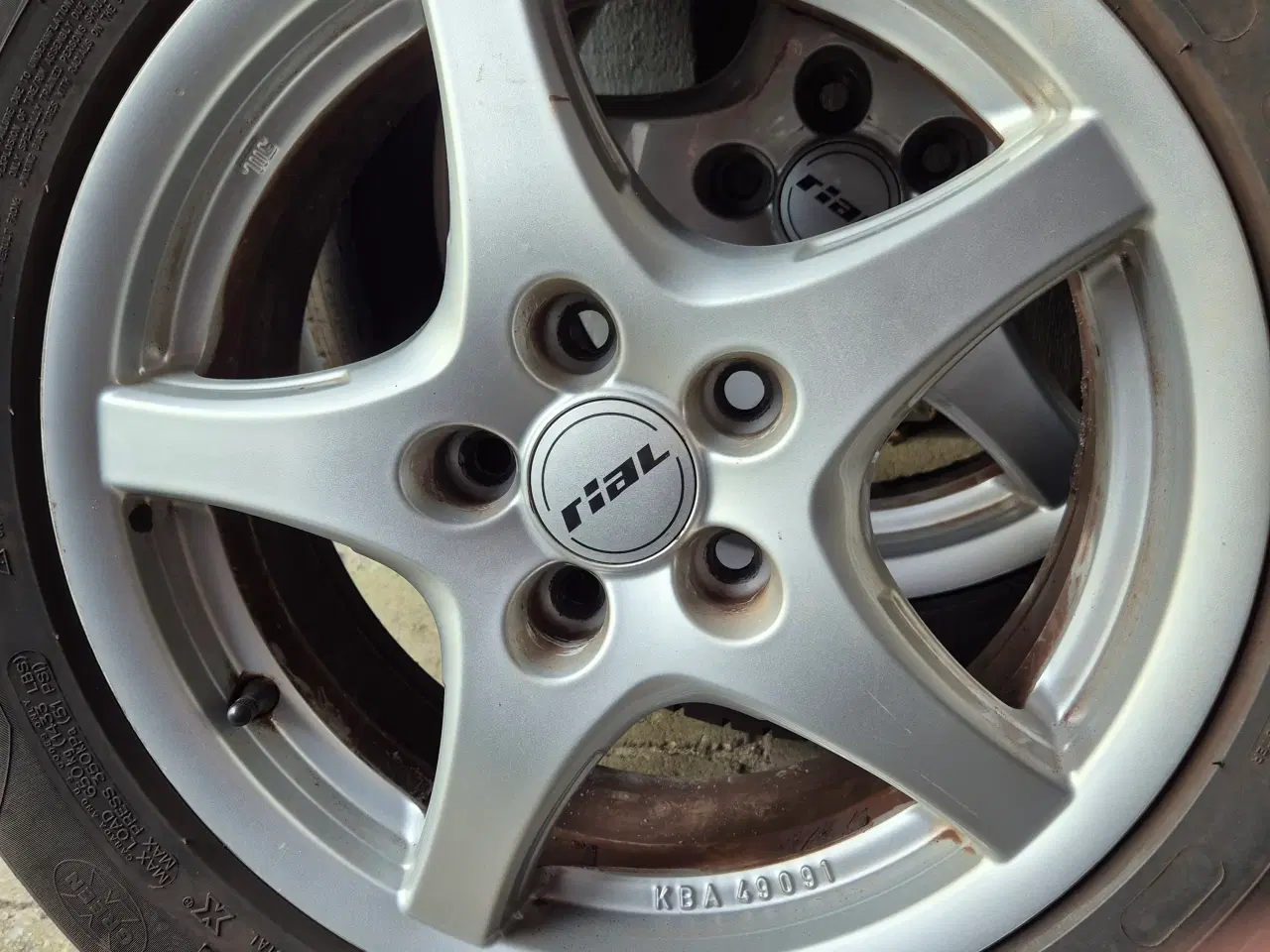 Billede 1 - Sommerdæk på Alu fælge til Mondeo. 215/55/16.