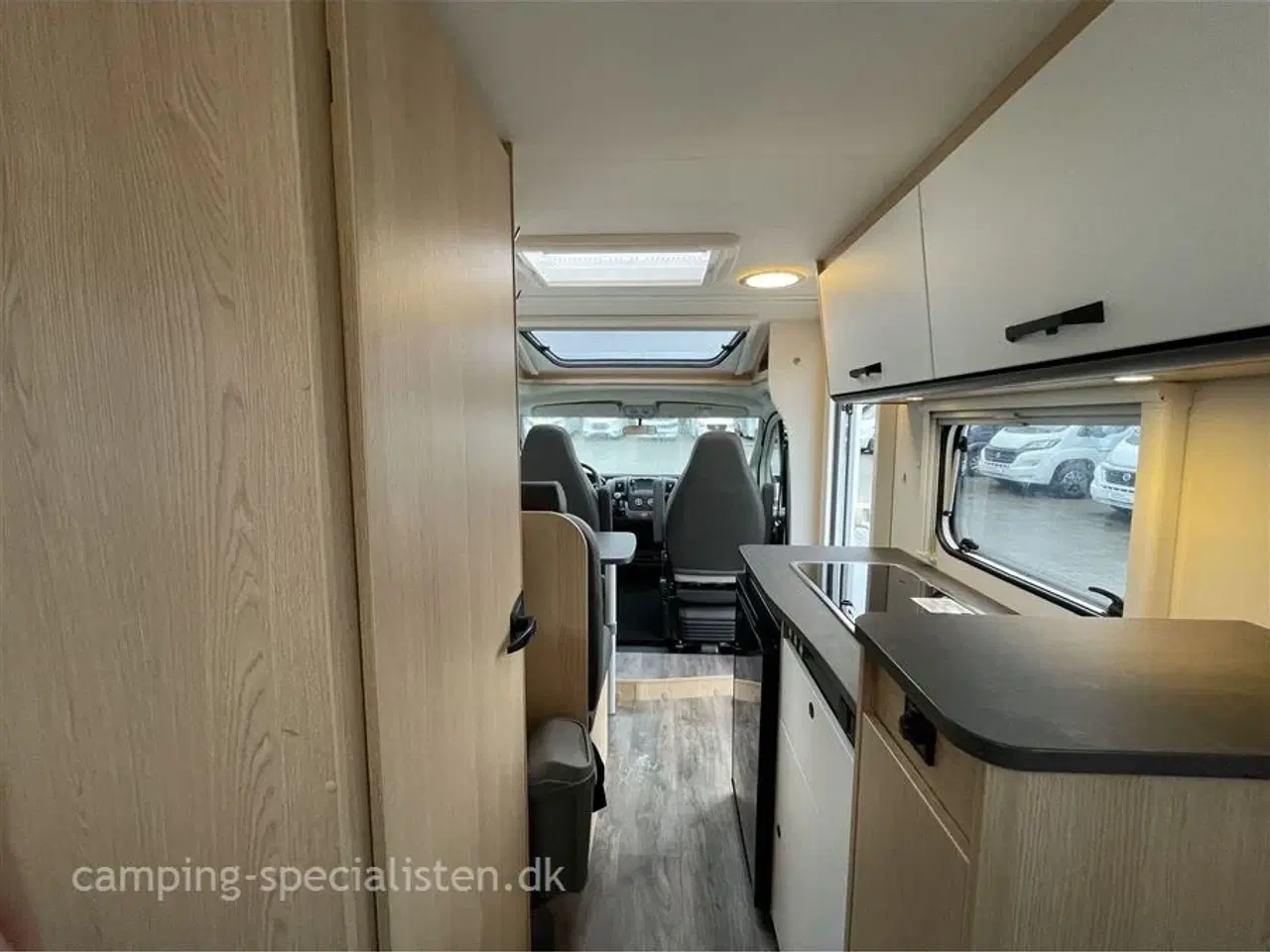 Billede 9 - 2024 - SunLight VAN V69 Adventure Edition   Står som ny - Sunlight V69 Adenture Edition 2024 model kan nu opleves hos Camping-Specialisten i Silkeborg