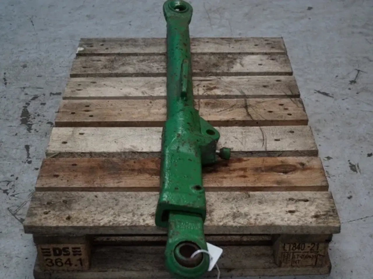 Billede 2 - John Deere 4040 R.H. Liftarm AR80666