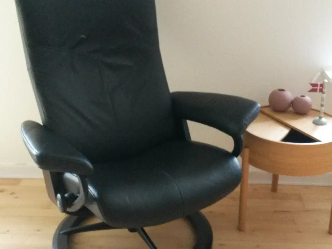 Billede 3 - 2 stressless dover i sort og på sort signatur stel