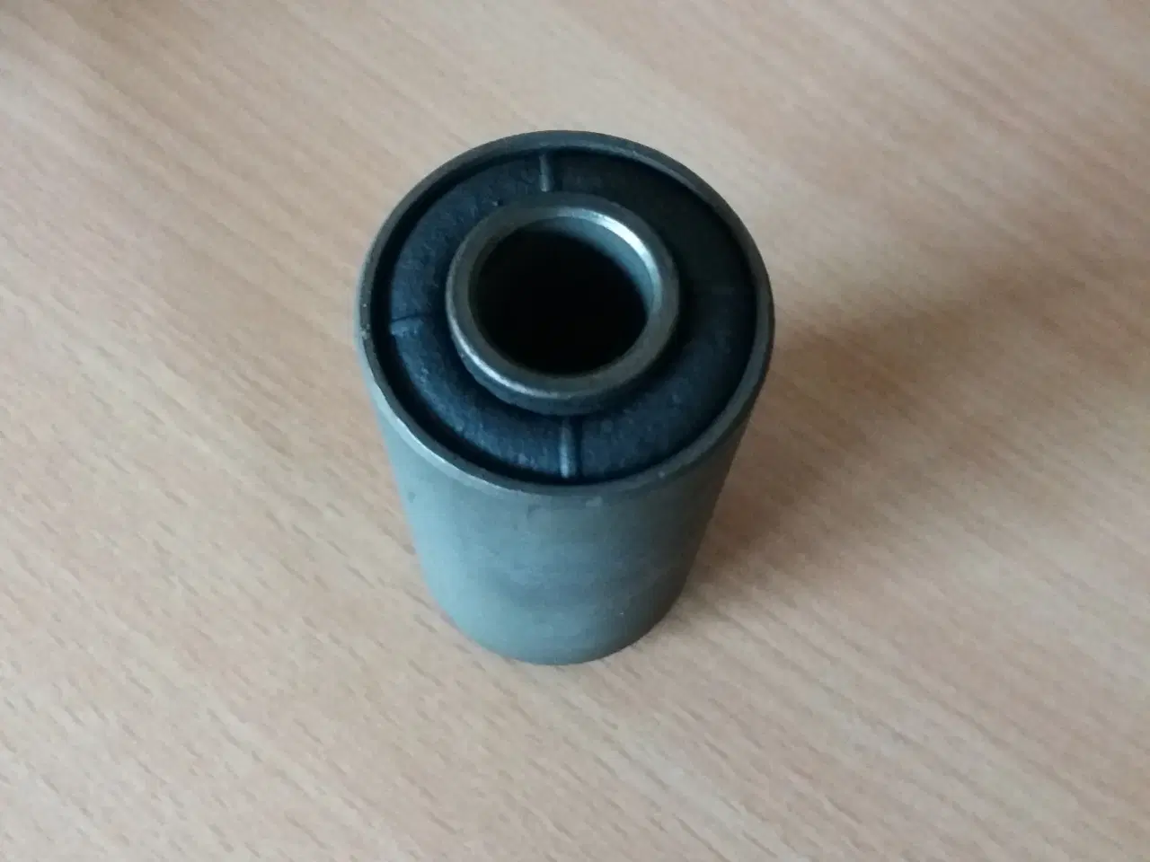 Billede 3 - Bøsning for bagfjeder