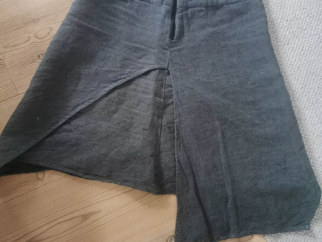 Billede 2 - Nederdel, koksgrå 