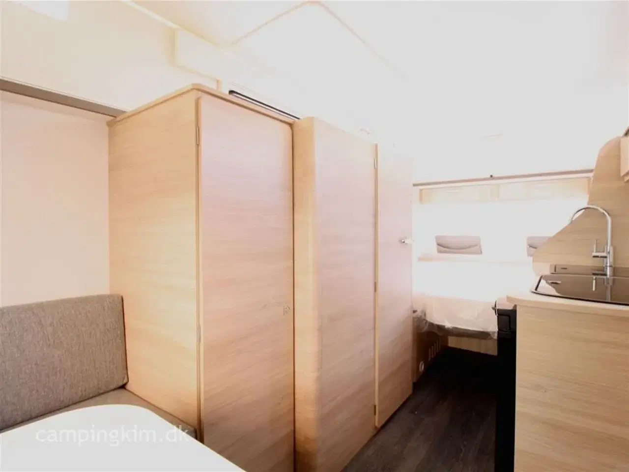 Billede 7 - 2022 - SILVER TREND 442   SPAR OVER 34000 kr. PÅ DENNE LØFTETAGSVOGN.