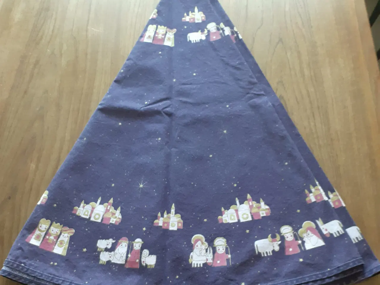 Billede 1 - SØDAHL "Bethlehem" - stor rund lilla dug fra 1992