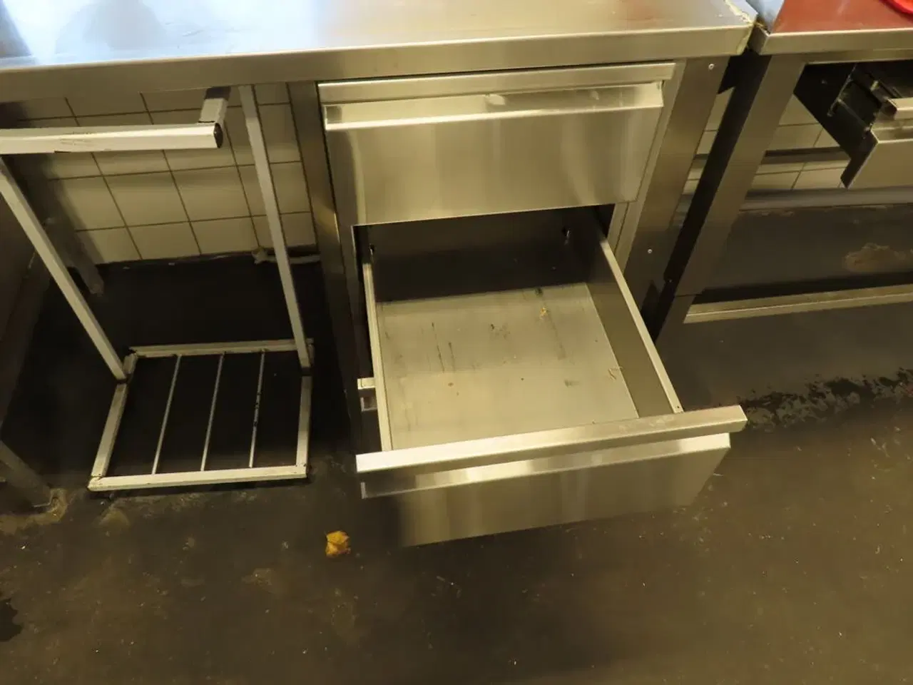 Billede 2 - Rustfri stålbord med vask