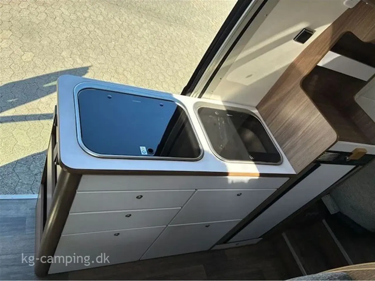 Billede 7 - 2023 - Bravia 636 165 Hk Edition 30   Velholdt og nyere Van fra 2023, klar til nye eventyr - Markise, Radio med Bakkamera, Carplay, bodelsbatteri og meget mere