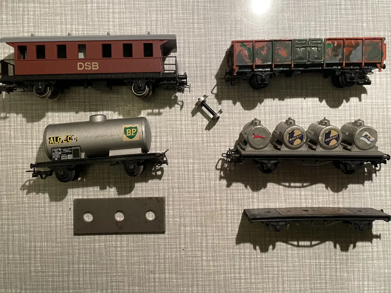 Billede 2 - Lot af bl. vogne til toskinnedrift