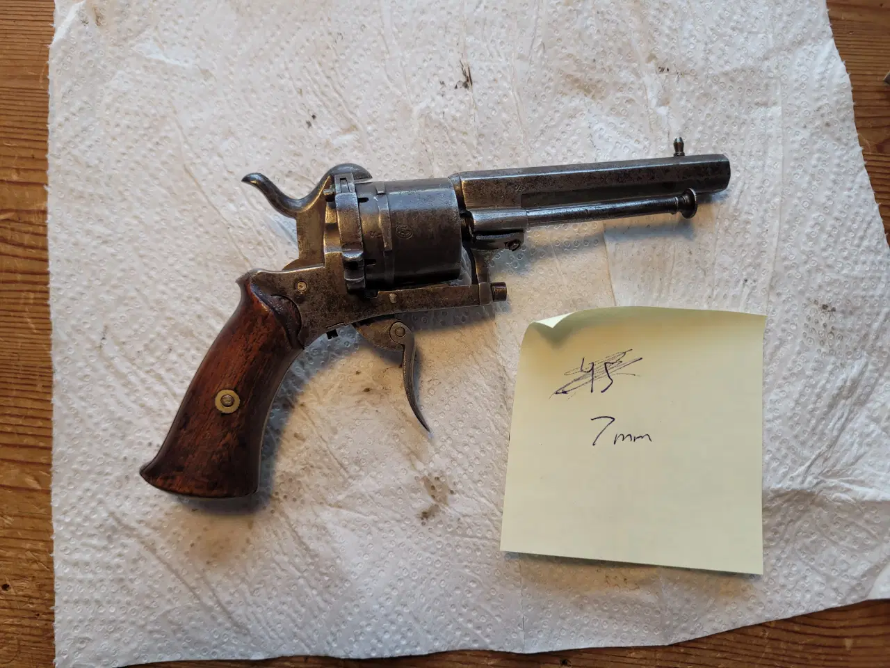 Billede 1 - lille belgisk pinfire revolver